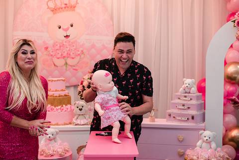 Chá de Bebê Maya Letícia Swarovski Alana Leszczynski CasaRê Bernardo Guedes'