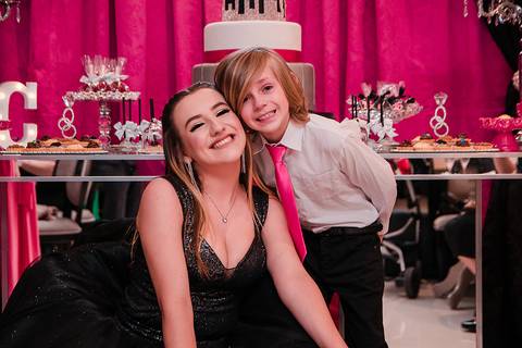 Festa 15 anos Richesky Eventos Canoas irmão da debutante'