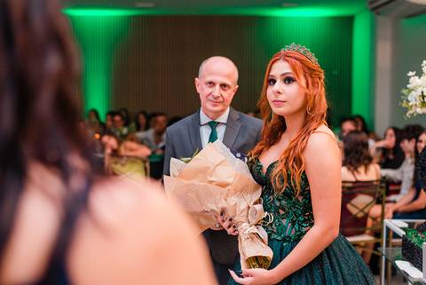 festa de 15 anos arte eventos canoas by jeferson paz debutante com os pais'