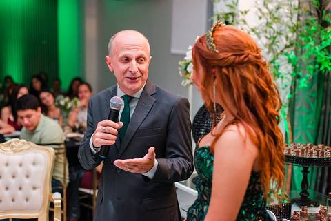 festa de 15 anos arte eventos canoas by jeferson paz debutante com os pais'