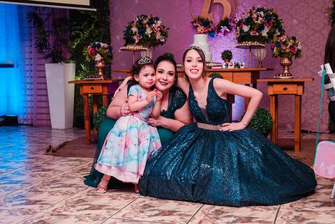 Festa de 15 anos irmã e debutante'