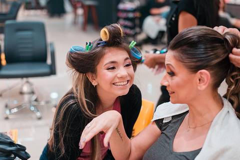 Making of da debutante Gabriela no Fast escova canoas'