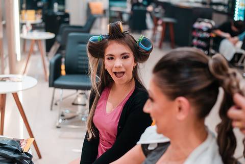 Making of da debutante Gabriela no Fast escova canoas'