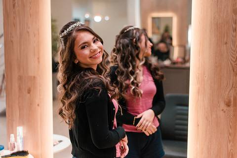 Making of da debutante Gabriela no Fast escova canoas'