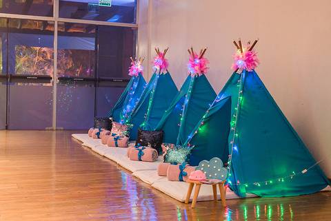 Festa de aniversário de 18 e 15 anos na SOGIPA em Porto Alegre'