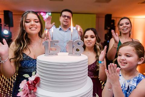 Festa de aniversário de 18 e 15 anos na SOGIPA em Porto Alegre'