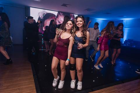 Festa de aniversário de 18 e 15 anos na SOGIPA em Porto Alegre'