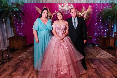 foto da debutante com os pais  15 anos foto de jeferson paz fotografia'