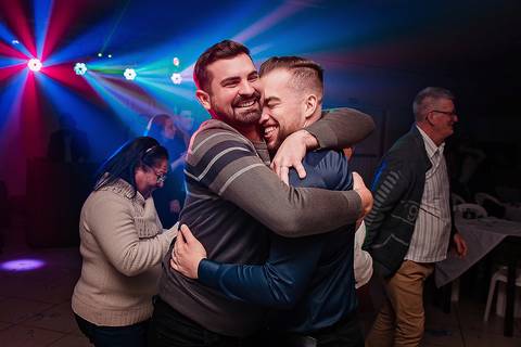 fotos da Formatura Novo Hamburgo grande porto alegre amigos se abraçando'