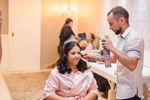 Making of da debutante Anita em Salão Beto Klein'