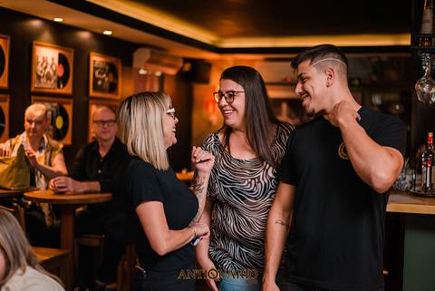 Johnny Grace cover de Elvis Presley no Antiquario Gastropub em Novo Hamburgo Fotógrafo Jeferson Paz'