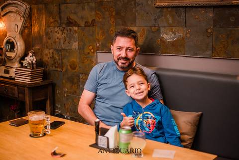 Johnny Grace cover de Elvis Presley no Antiquario Gastropub em Novo Hamburgo Fotógrafo Jeferson Paz'