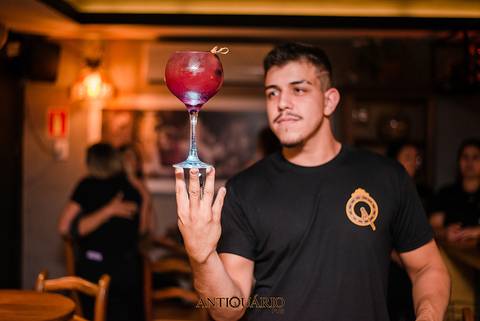 Johnny Grace cover de Elvis Presley no Antiquario Gastropub em Novo Hamburgo Fotógrafo Jeferson Paz'