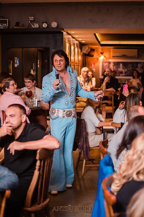 Johnny Grace cover de Elvis Presley no Antiquario Gastropub em Novo Hamburgo Fotógrafo Jeferson Paz'