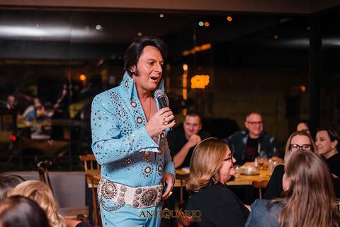 Johnny Grace cover de Elvis Presley no Antiquario Gastropub em Novo Hamburgo Fotógrafo Jeferson Paz'