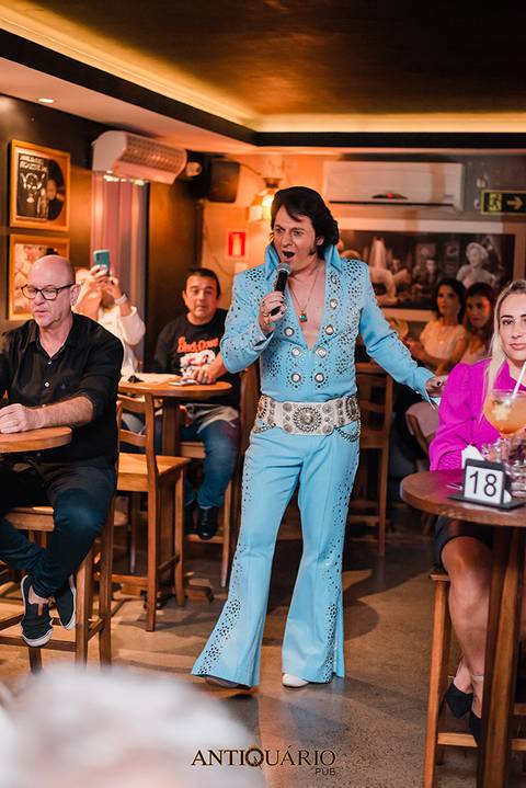 Johnny Grace cover de Elvis Presley no Antiquario Gastropub em Novo Hamburgo Fotógrafo Jeferson Paz'
