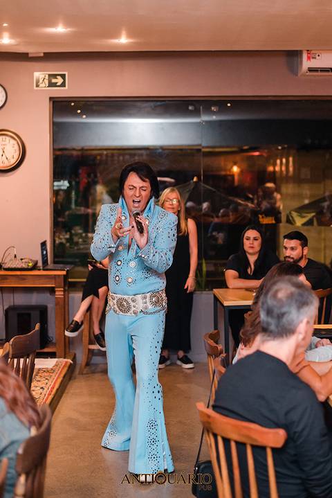Johnny Grace cover de Elvis Presley no Antiquario Gastropub em Novo Hamburgo Fotógrafo Jeferson Paz'