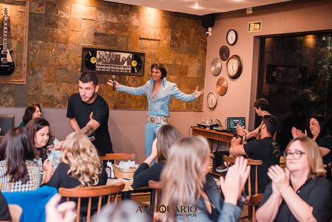 Johnny Grace cover de Elvis Presley no Antiquário Gastropub em Novo Hamburgo Fotógrafo Jeferson Paz'