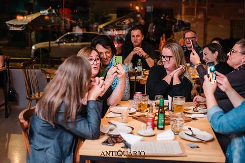 Johnny Grace cover de Elvis Presley no Antiquário Gastropub em Novo Hamburgo Fotógrafo Jeferson Paz'