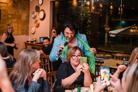 Johnny Grace cover de Elvis Presley no Antiquário Gastropub em Novo Hamburgo Fotógrafo Jeferson Paz'