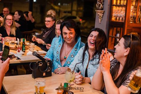 Johnny Grace cover de Elvis Presley no Antiquário Gastropub em Novo Hamburgo Fotógrafo Jeferson Paz'