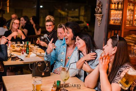 Johnny Grace cover de Elvis Presley no Antiquário Gastropub em Novo Hamburgo Fotógrafo Jeferson Paz'