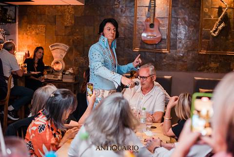 Johnny Grace cover de Elvis Presley no Antiquário Gastropub em Novo Hamburgo Fotógrafo Jeferson Paz'