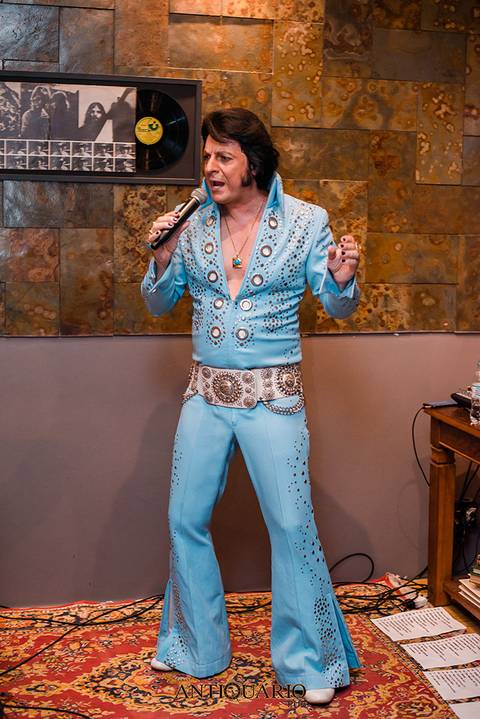 Johnny Grace cover de Elvis Presley no Antiquário Gastropub em Novo Hamburgo Fotógrafo Jeferson Paz'