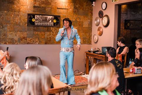 Johnny Grace cover de Elvis Presley no Antiquário Gastropub em Novo Hamburgo Fotógrafo Jeferson Paz'