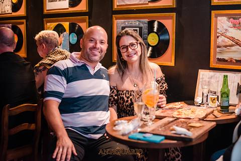 Johnny Grace cover de Elvis Presley no Antiquário Gastropub em Novo Hamburgo Fotógrafo Jeferson Paz'