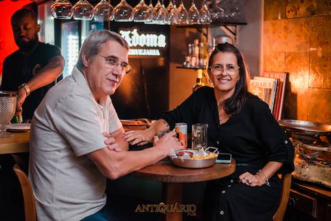 Johnny Grace cover de Elvis Presley no Antiquário Gastropub em Novo Hamburgo Fotógrafo Jeferson Paz'