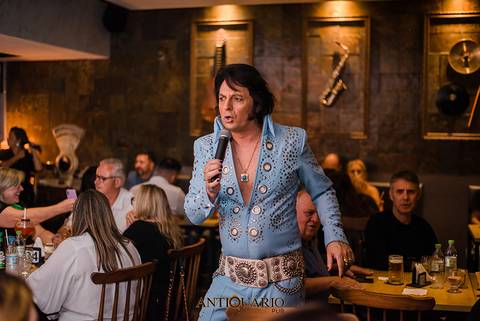 Johnny Grace cover de Elvis Presley no Antiquário Gastropub em Novo Hamburgo Fotógrafo Jeferson Paz'