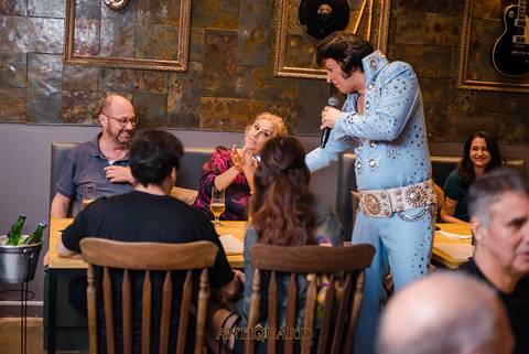 Johnny Grace cover de Elvis Presley no Antiquário Gastropub em Novo Hamburgo Fotógrafo Jeferson Paz'