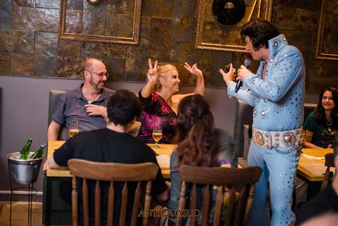 Johnny Grace cover de Elvis Presley no Antiquário Gastropub em Novo Hamburgo Fotógrafo Jeferson Paz'