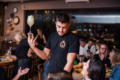 Johnny Grace cover de Elvis Presley no Antiquário Gastropub em Novo Hamburgo Fotógrafo Jeferson Paz'
