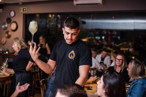 Johnny Grace cover de Elvis Presley no Antiquário Gastropub em Novo Hamburgo Fotógrafo Jeferson Paz'