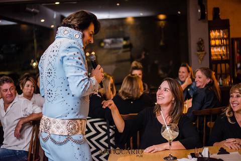 Johnny Grace cover de Elvis Presley no Antiquário Gastropub em Novo Hamburgo Fotógrafo Jeferson Paz'