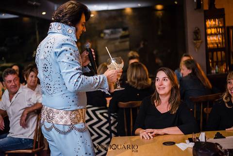 Johnny Grace cover de Elvis Presley no Antiquário Gastropub em Novo Hamburgo Fotógrafo Jeferson Paz'