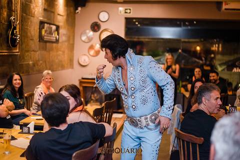 Johnny Grace cover de Elvis Presley no Antiquário Gastropub em Novo Hamburgo Fotógrafo Jeferson Paz'