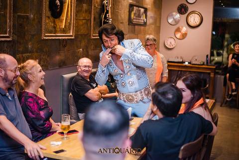 Johnny Grace cover de Elvis Presley no Antiquário Gastropub em Novo Hamburgo Fotógrafo Jeferson Paz'
