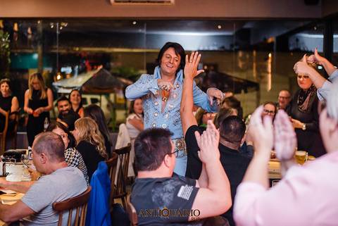 Johnny Grace cover de Elvis Presley no Antiquário Gastropub em Novo Hamburgo Fotógrafo Jeferson Paz'