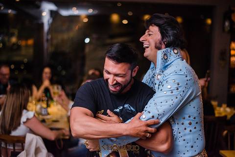 Johnny Grace cover de Elvis Presley no Antiquário Gastropub em Novo Hamburgo Fotógrafo Jeferson Paz'