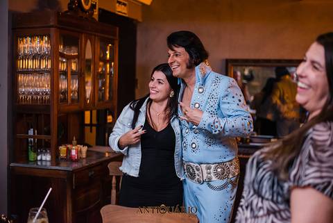 Johnny Grace cover de Elvis Presley no Antiquário Gastropub em Novo Hamburgo Fotógrafo Jeferson Paz'