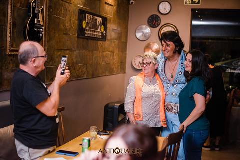 Johnny Grace cover de Elvis Presley no Antiquário Gastropub em Novo Hamburgo Fotógrafo Jeferson Paz'