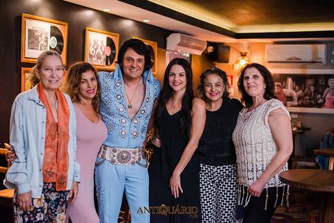 Johnny Grace cover de Elvis Presley no Antiquário Gastropub em Novo Hamburgo Fotógrafo Jeferson Paz'