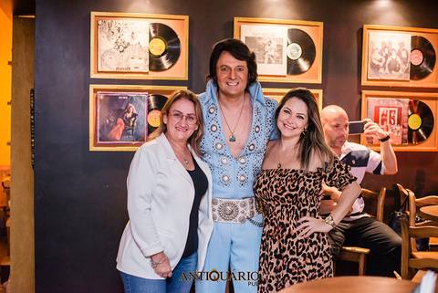 Johnny Grace cover de Elvis Presley no Antiquário Gastropub em Novo Hamburgo Fotógrafo Jeferson Paz'