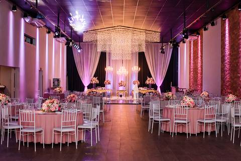 Decoração da festa da debutante Lívia no espaço Pátio 115 em Cachoeirinha'