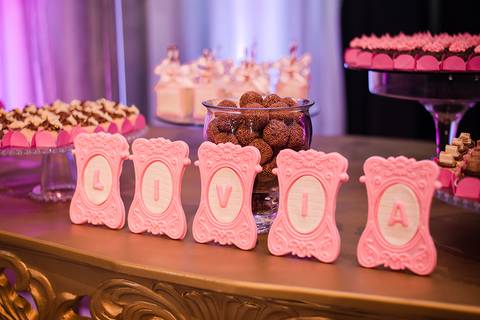Decoração da festa da debutante Lívia no espaço Pátio 115 em Cachoeirinha'