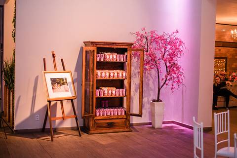 Decoração da festa da debutante Lívia no espaço Pátio 115 em Cachoeirinha'