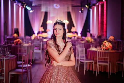 festa de 15 anos da debutante Lívia no espaço Pátio 115 em Cachoeirinha'